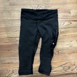 Lulu lemon cropped black leggings with pockets size 4